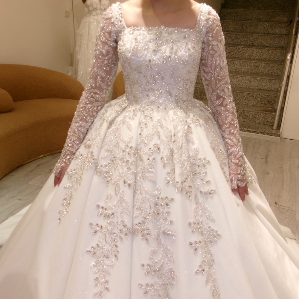 CINAR MODA wedding dress & veil